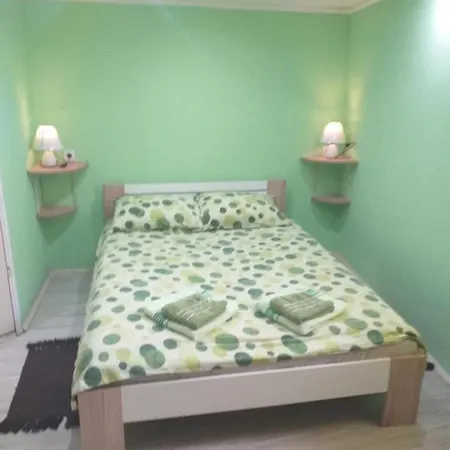 Apartment Andjela 1 *